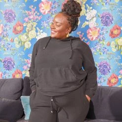 Novateks CLOTHING Hoodie - Black